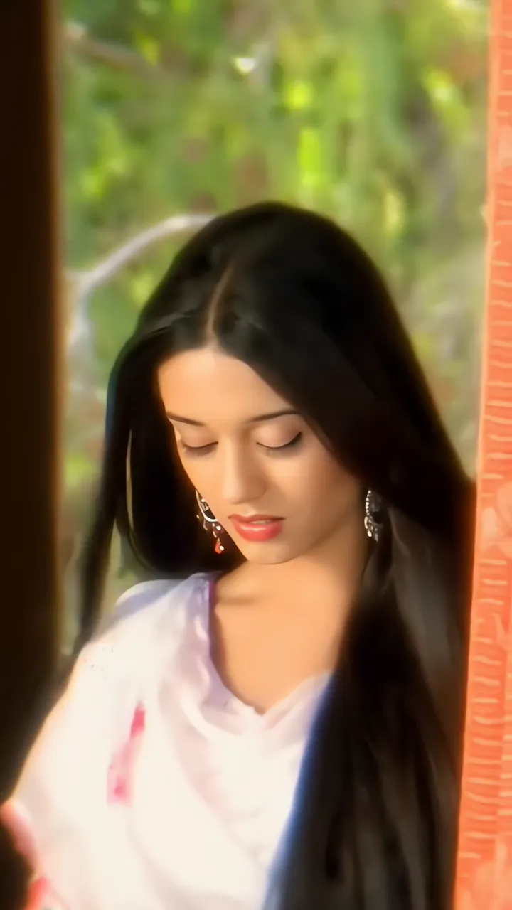 Shahid Kapoor In Vivah Serene Window Scene